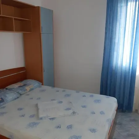 Gazde/Camere de închiriat Rozzy *