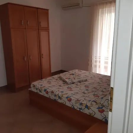 Rozzy * Năvodari